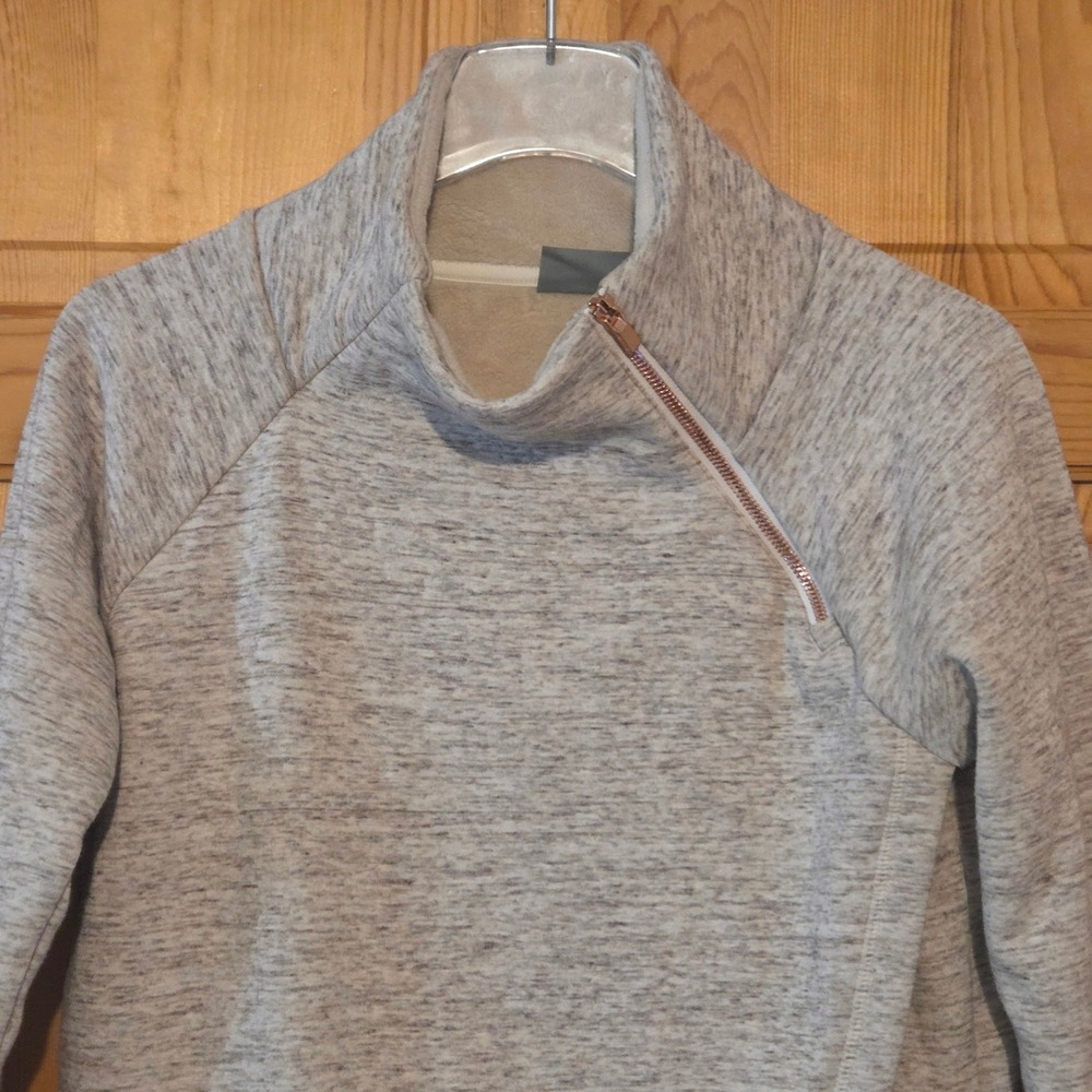 Athleta Heather Grey Tulip Hem Fleece Pullover Kozy Karma‎ XS